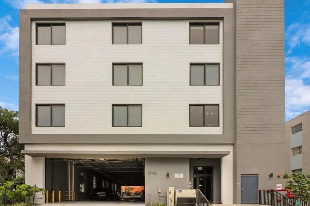 Stylish 2br Retreat Mins To Wynwood And Brickell Apartment *